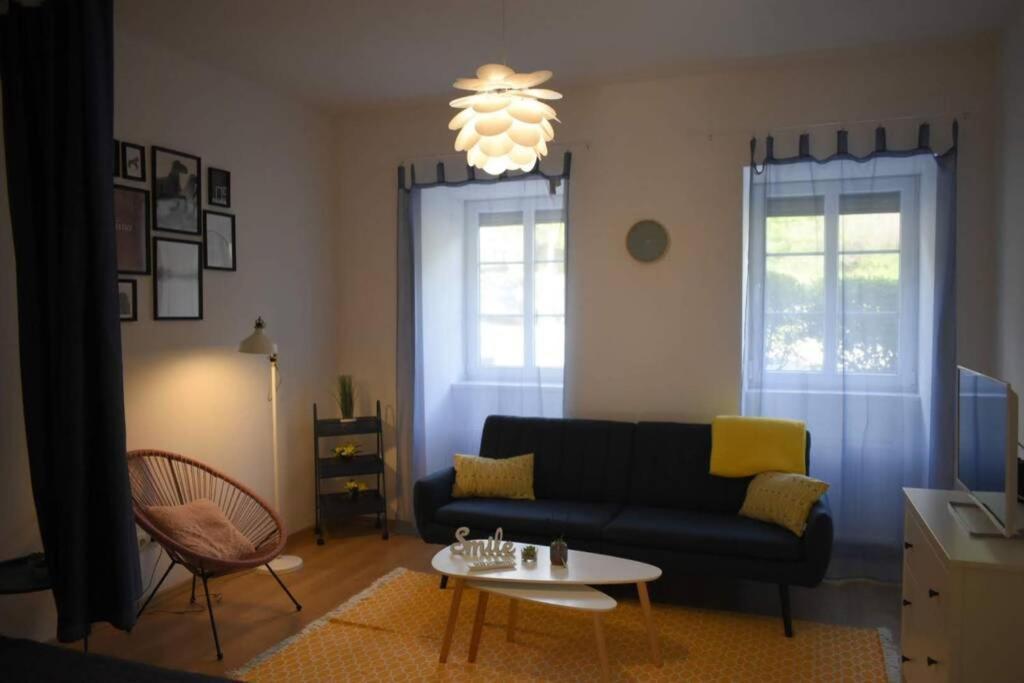 A charming little flat just above Széchenyi Square Apartamento Pécs Exterior foto
